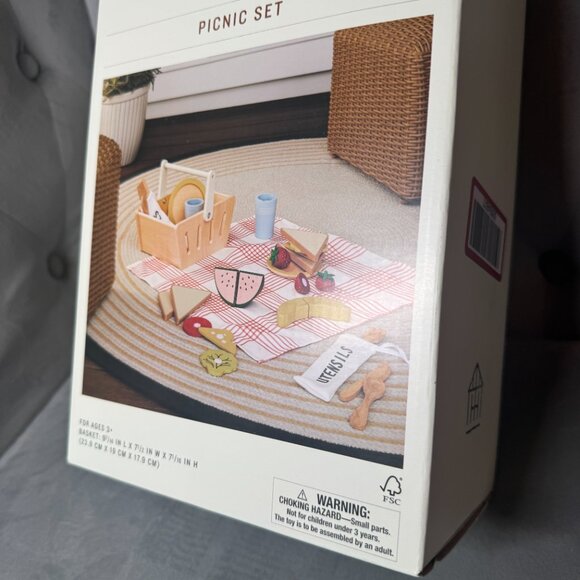 Hearth & Hand with Magnolia Toy Picnic Basket Playset 32pc NEW WITH BOX‎ - Picture 4 of 5